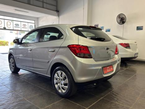 CHEVROLET Onix Hatch 1.4 4P FLEX LT, Foto 4