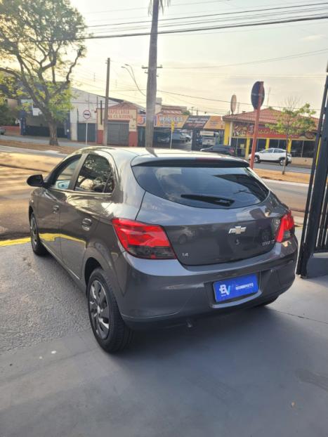 CHEVROLET Onix Hatch 1.4 4P FLEX LT, Foto 8