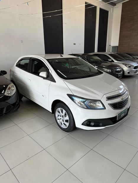 CHEVROLET Onix Sedan 1.0 4P FLEX LT, Foto 2