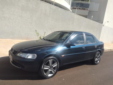 CHEVROLET Vectra Sedan 2.2 4P GLS, Foto 2