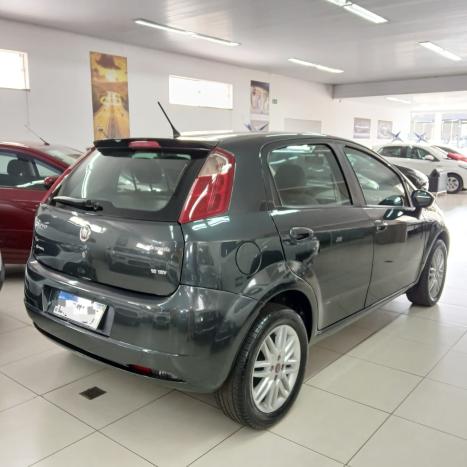 FIAT Punto 1.8 16V 4P FLEX ESSENCE DUALOGIC AUTOMATIZADO, Foto 3