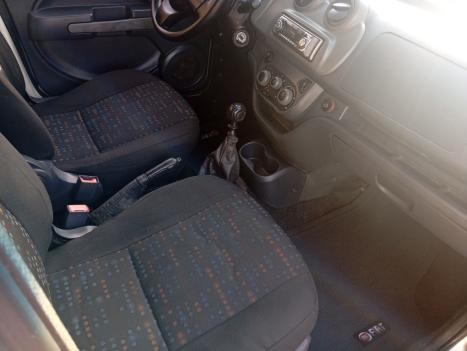 FIAT Uno 1.0 4P FLEX EVO VIVACE CELEBRATION, Foto 6