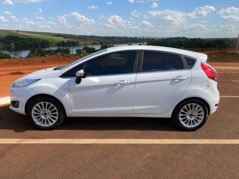 FORD Fiesta Hatch 1.6 16V 4P FLEX TITANIUM POWERSHIFT AUTOMTICO, Foto 5