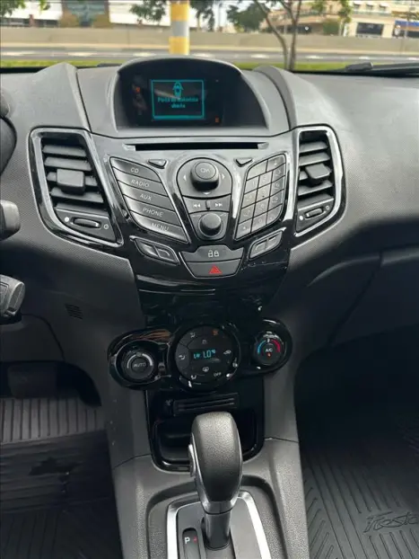 FORD Fiesta Hatch 1.6 16V 4P FLEX TITANIUM POWERSHIFT AUTOMTICO, Foto 9