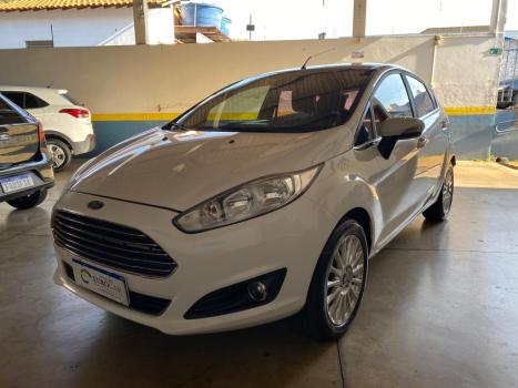 FORD Fiesta Hatch 1.0 12V 4P TITANIUM PLUS ECOBOOST TURBO POWERSHIFT AUTOMTICO, Foto 3