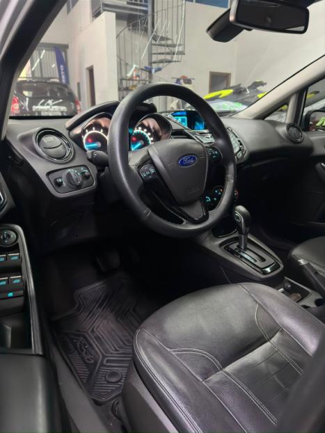 FORD Fiesta Hatch 1.6 16V 4P FLEX TITANIUM PLUS POWERSHIFT AUTOMTICO, Foto 8