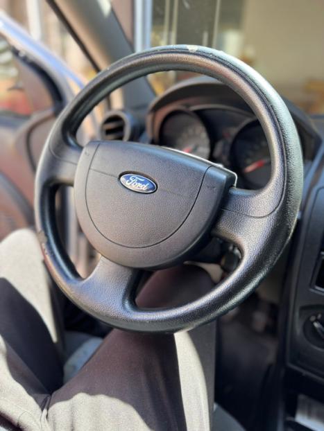 FORD Fiesta Hatch 1.6 4P FLEX, Foto 2
