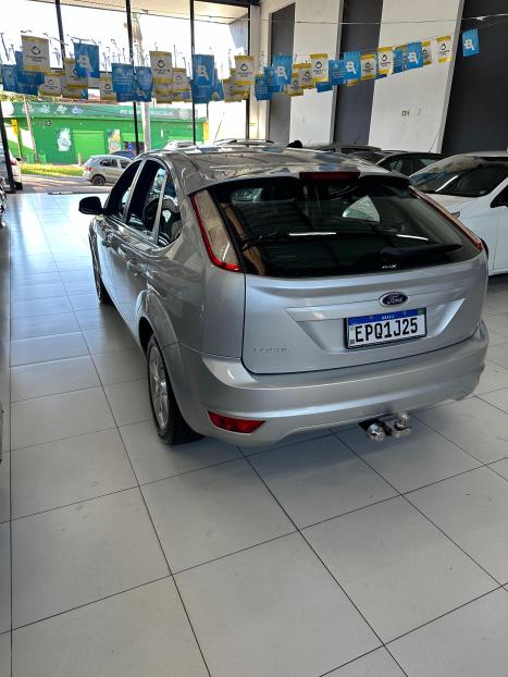 FORD Focus Hatch 1.6 16V 4P FLEX GL, Foto 3