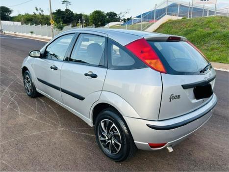 FORD Focus Hatch 1.6 4P FLEX GL, Foto 9