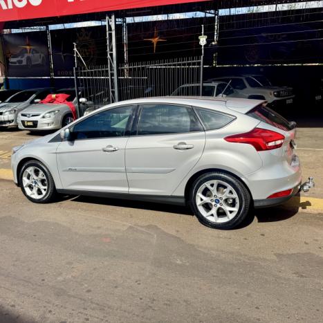 FORD Focus Hatch 1.6 16V 4P SE PLUS FLEX, Foto 4