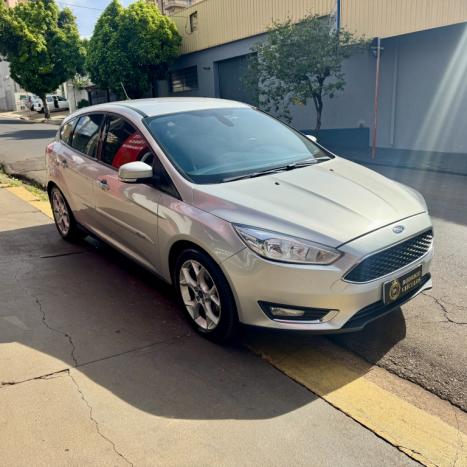 FORD Focus Hatch 1.6 16V 4P SE PLUS FLEX, Foto 5