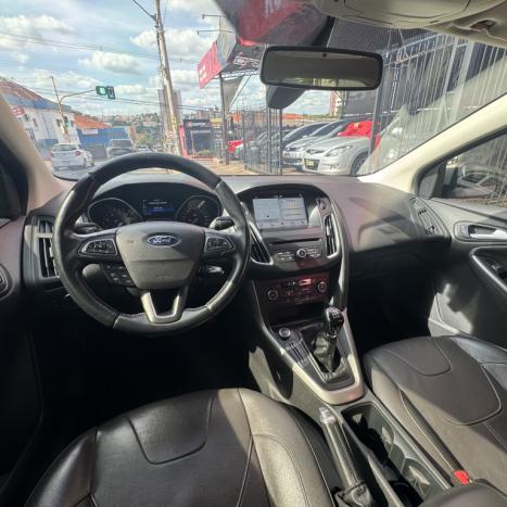 FORD Focus Hatch 1.6 16V 4P SE PLUS FLEX, Foto 8