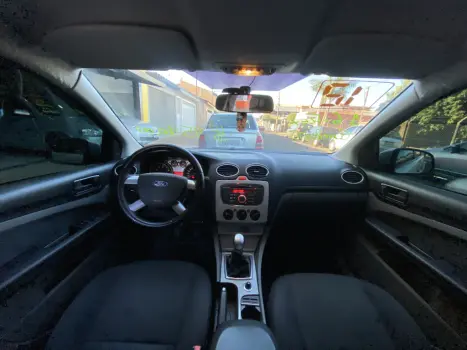 FORD Focus Hatch 1.6 4P FLEX GL, Foto 8