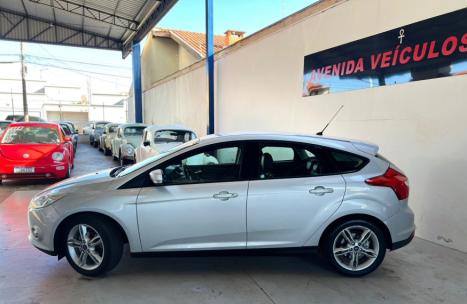 FORD Focus Hatch 1.6 16V 4P SE PLUS FLEX, Foto 2