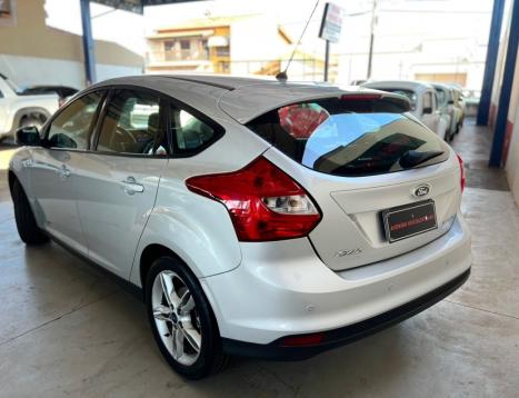 FORD Focus Hatch 1.6 16V 4P SE PLUS FLEX, Foto 3