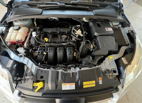 FORD Focus Hatch 1.6 16V 4P SE PLUS FLEX, Foto 13