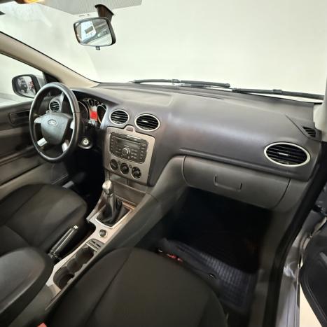 FORD Focus Hatch 1.6 4P GLX, Foto 7
