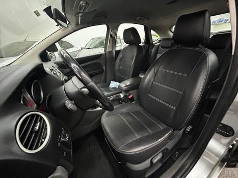 FORD Focus Hatch 1.6 4P FLEX GL, Foto 8