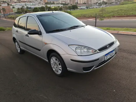 FORD Focus Hatch 1.6 4P GL, Foto 2