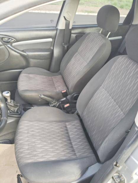 FORD Focus Hatch 1.6 4P GL, Foto 8