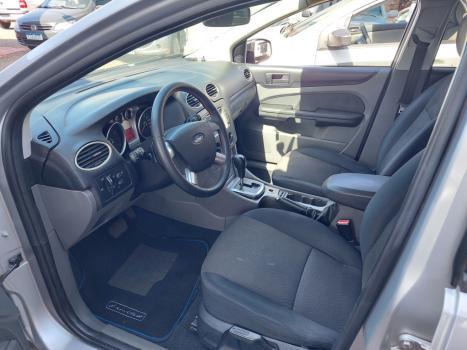 FORD Focus Hatch 2.0 16V 4P GHIA AUTOMTICO, Foto 6