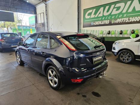 FORD Focus Hatch 2.0 16V 4P GHIA FLEX, Foto 2