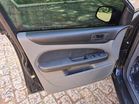 FORD Focus Hatch 2.0 16V 4P GLX, Foto 5