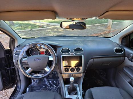 FORD Focus Hatch 2.0 16V 4P GLX, Foto 10