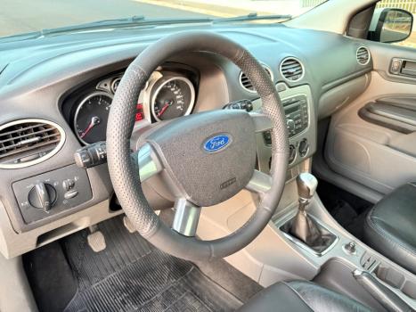 FORD Focus Hatch 2.0 16V 4P GLX FLEX, Foto 12