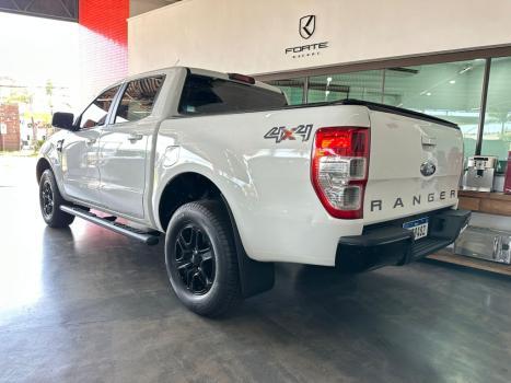 FORD Ranger 2.2 16V XLS DIESEL 4X4 CABINE DUPLA, Foto 3