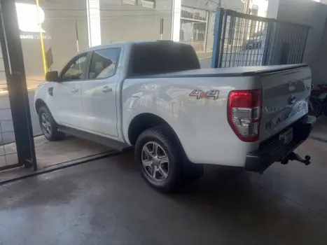 FORD Ranger 2.2 16V XLS DIESEL 4X4 CABINE DUPLA AUTOMTICO, Foto 4