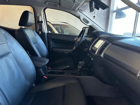 FORD Ranger 3.2 20V XLT 4X4 CABINE DUPLA TURBO DIESEL AUTOMTICO, Foto 17