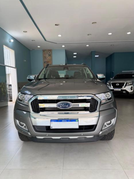 FORD Ranger 3.2 20V CABINE DUPLA 4X4 LIMITED TURBO DIESEL AUTOMTICO, Foto 3