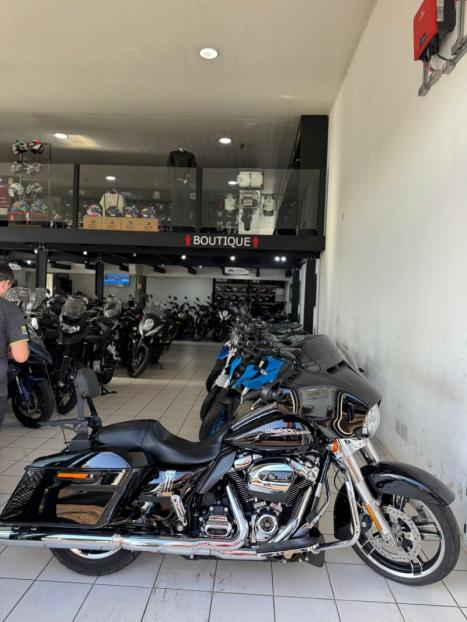 HARLEY DAVIDSON Street Glide FLHX 1800, Foto 1