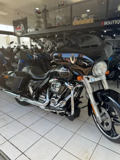 HARLEY DAVIDSON Street Glide FLHX 1800, Foto 16