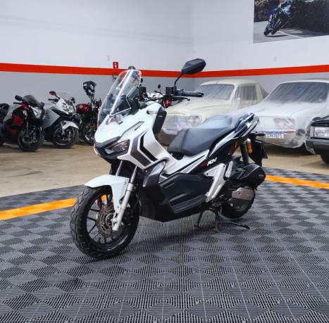 HONDA ADV 150 ABS, Foto 2
