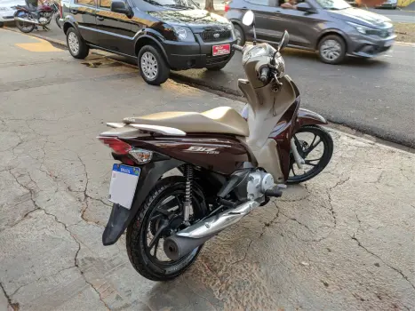 HONDA Biz 125 EX, Foto 4