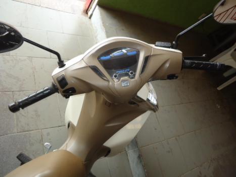 HONDA Biz 125 EX, Foto 3