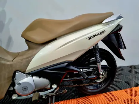 HONDA Biz 125 EX, Foto 6