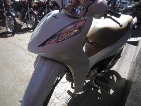HONDA Biz 125 EX, Foto 2