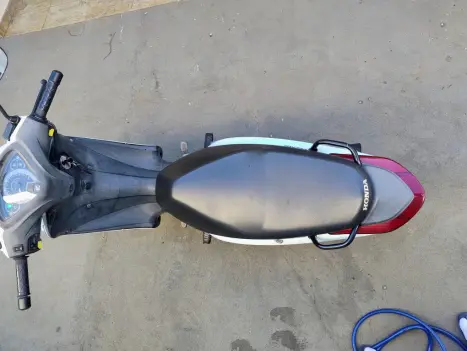HONDA Biz 125 EX, Foto 6