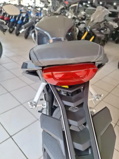 HONDA CB 650 R ABS, Foto 10