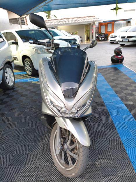 HONDA PCX 150 DLX, Foto 2
