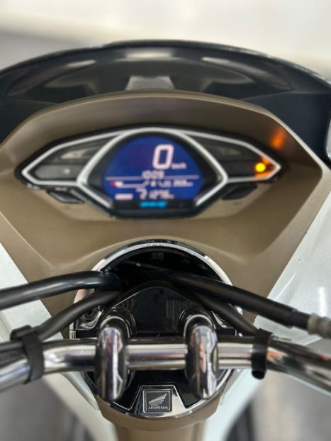 HONDA PCX 150 DLX, Foto 2