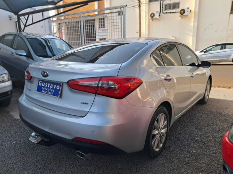 KIA Cerato Sedan 1.6 16V 4P SX3 AUTOMTICO, Foto 5