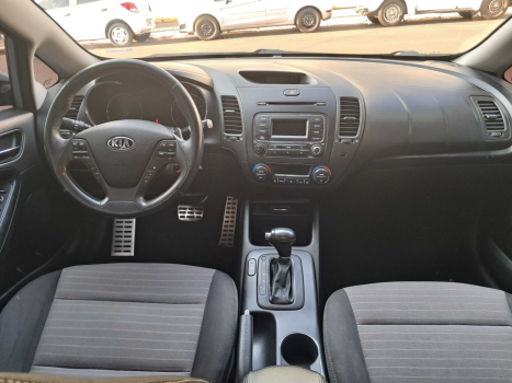 KIA Cerato Sedan 1.6 16V 4P SX3 AUTOMTICO, Foto 9