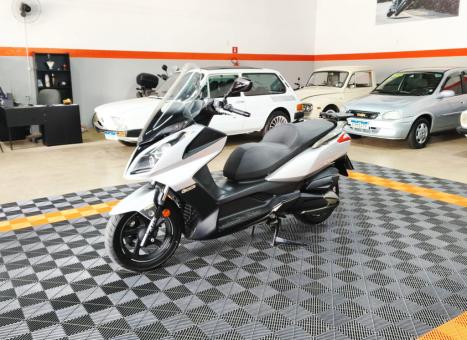 KYMCO Downtown 300i ABS, Foto 2