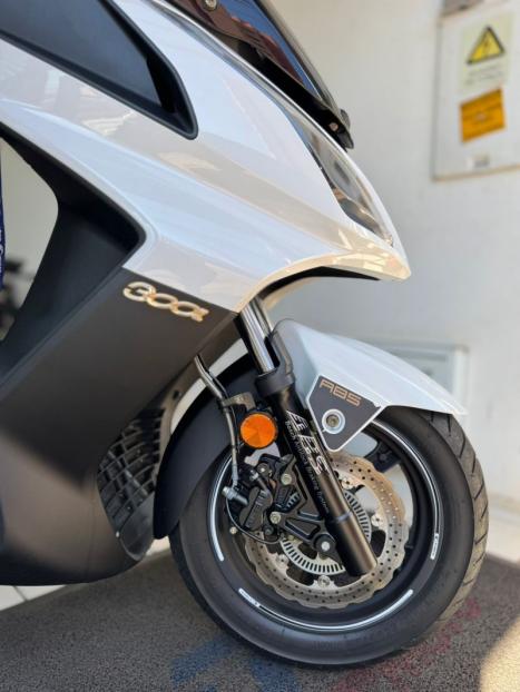 KYMCO Downtown 300i ABS, Foto 7