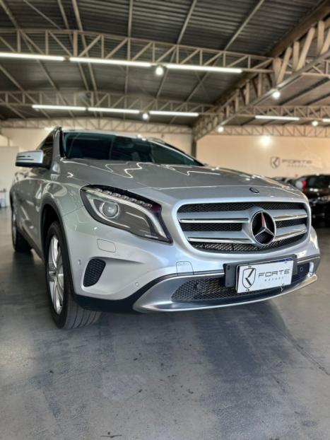 MERCEDES-BENZ GLA 200 1.6 16V 4P FLEX CGI ADVANCE TURBO AUTOMTICO, Foto 4