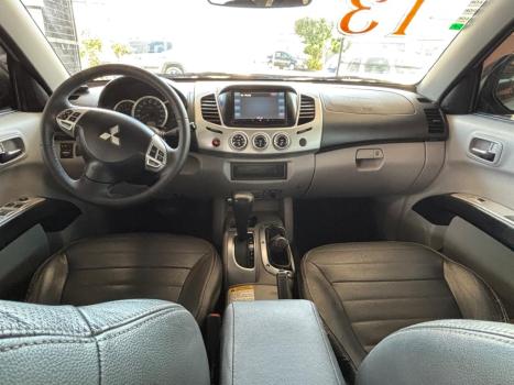 MITSUBISHI L 200 Triton 3.5 V6 HPE 4X4 FLEX CABINE DUPLA AUTOMTICO, Foto 6